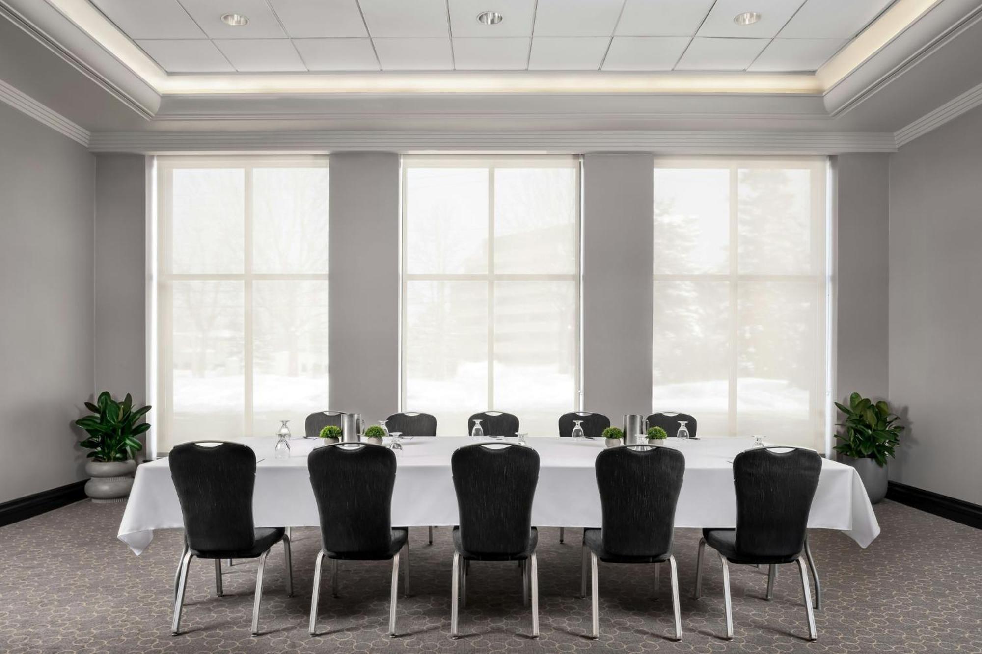 Sheraton Toronto Airport Hotel & Conference Centre Dış mekan fotoğraf