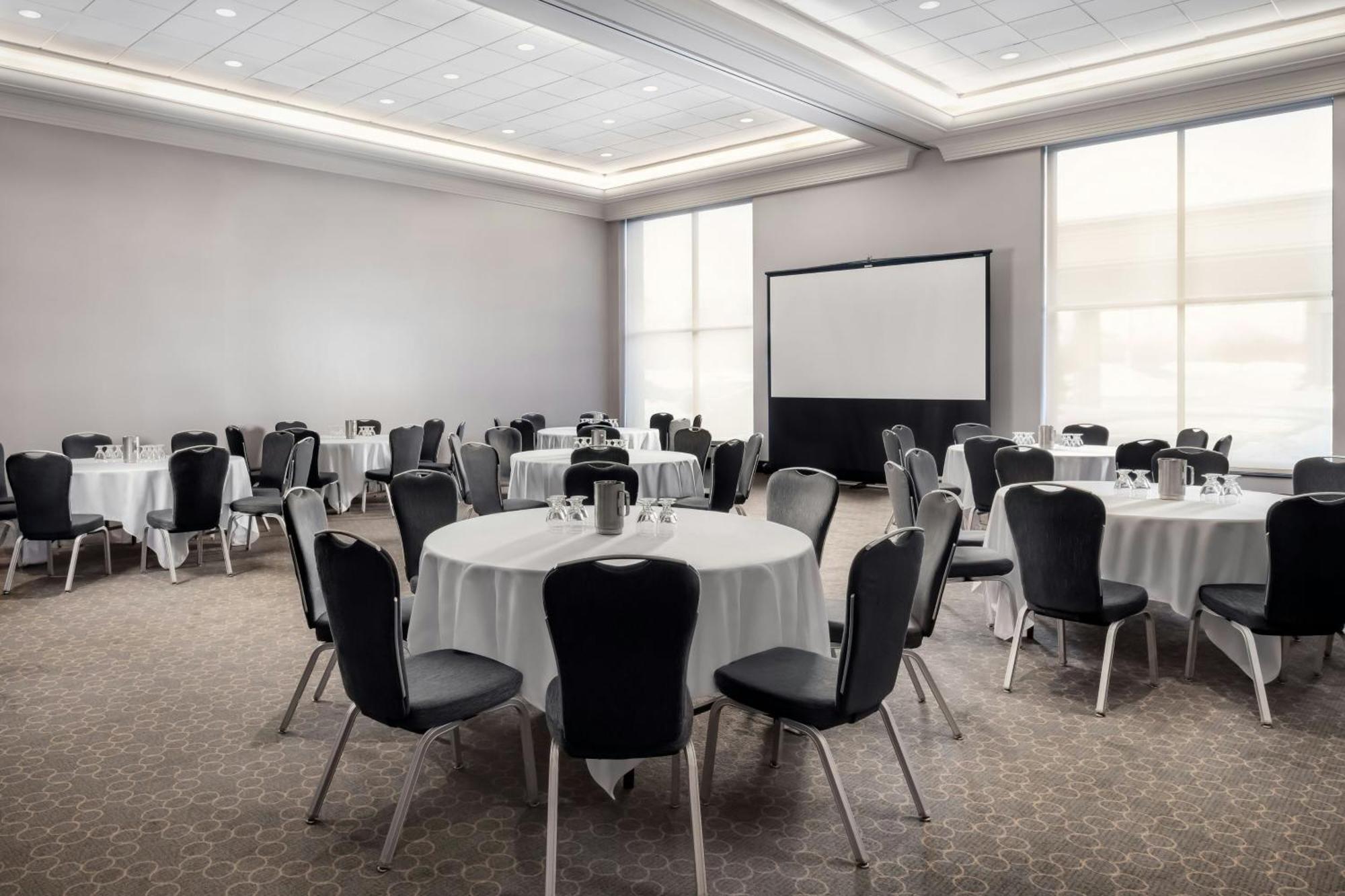 Sheraton Toronto Airport Hotel & Conference Centre Dış mekan fotoğraf
